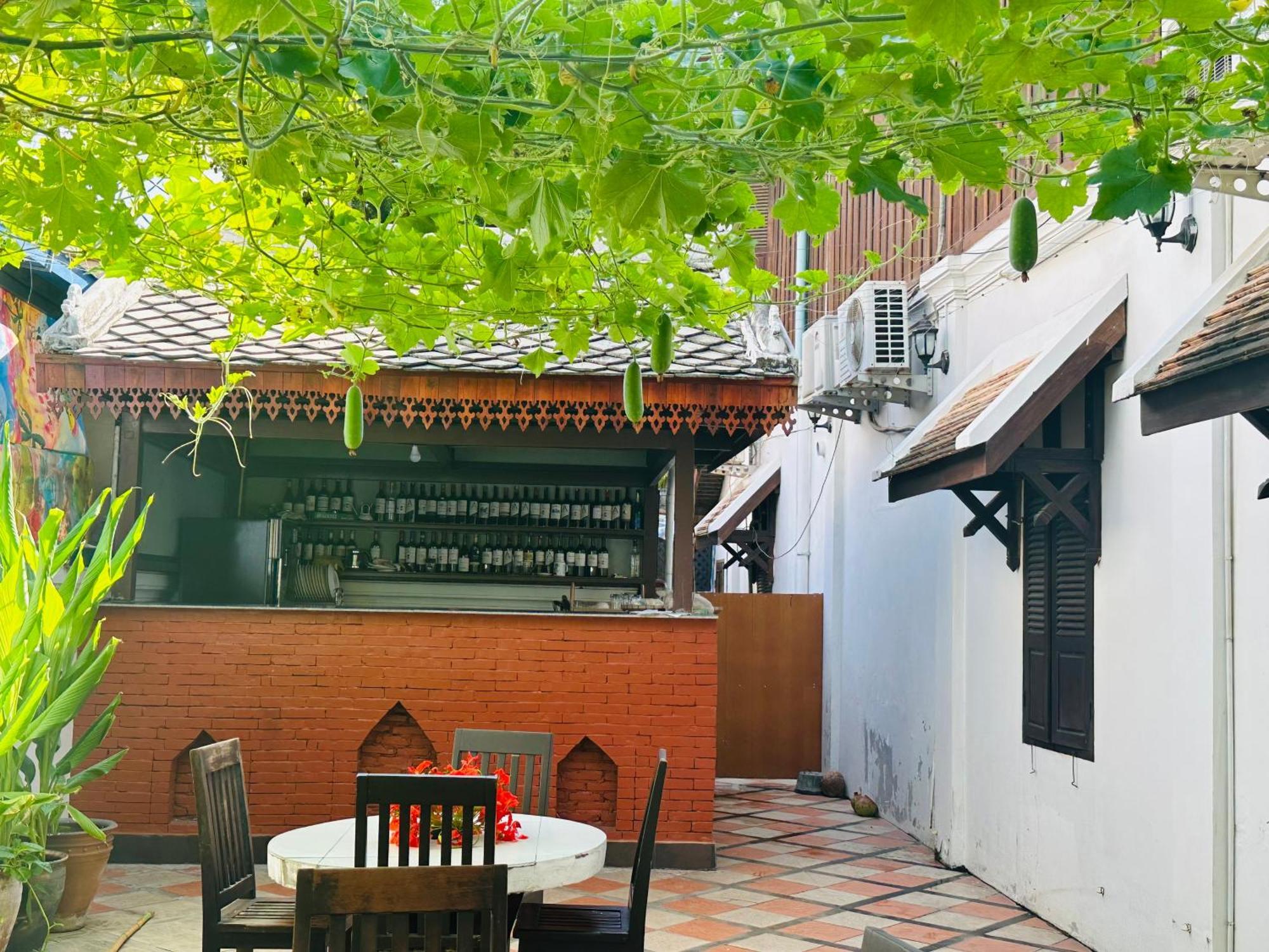 Thatsaphone Hotel Luang Prabang Extérieur photo